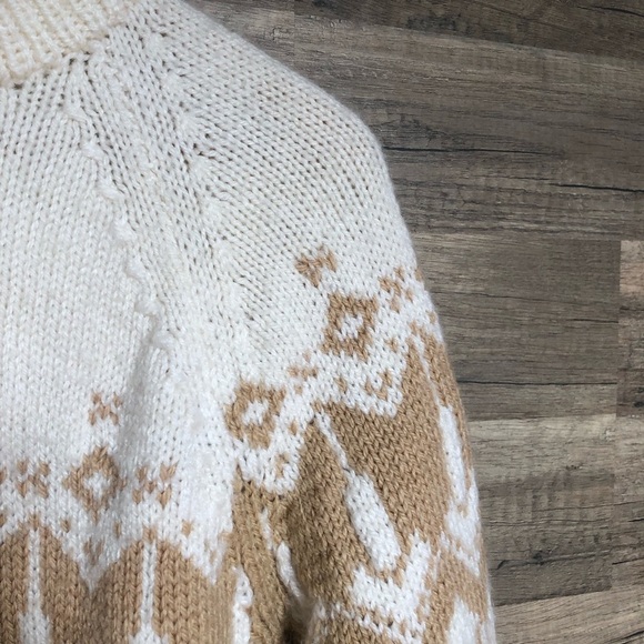 Handmade Hand Knit Tan and White Fair Isle Crewneck Sweater Medium - Picture 6 of 10